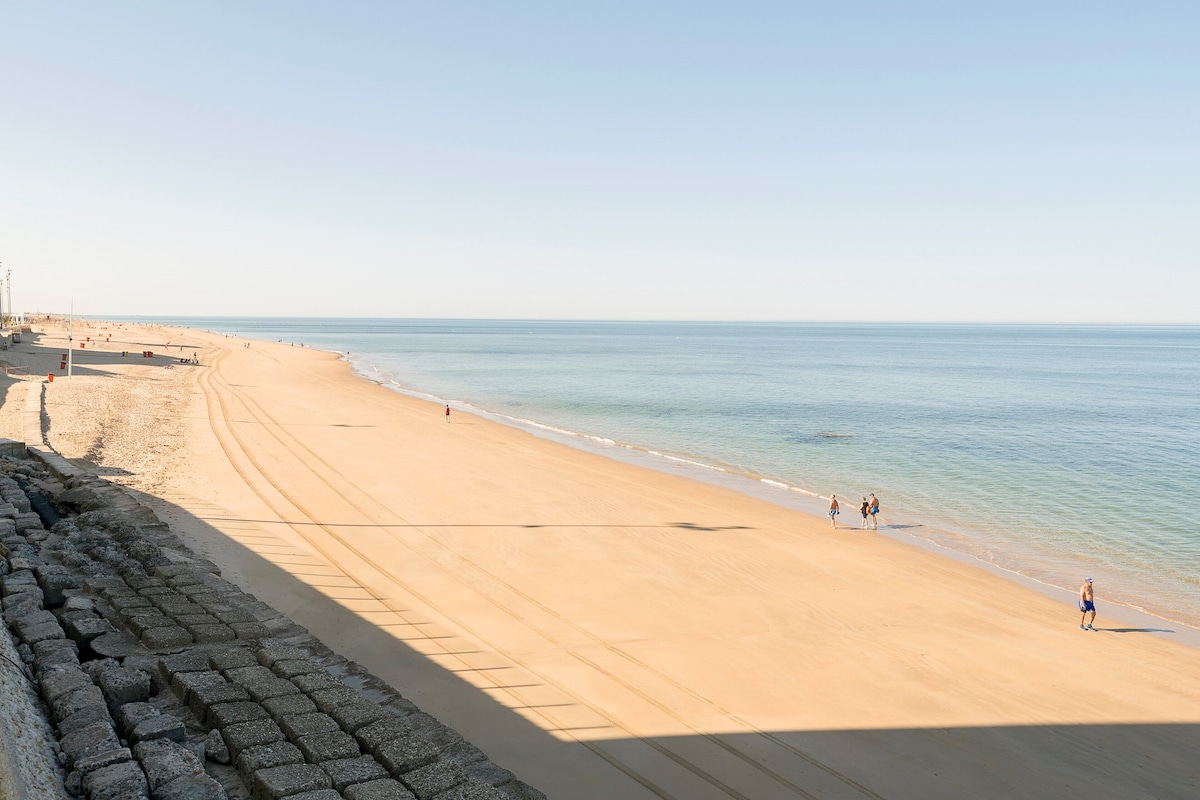VELBAR - Bonito apartamento en primera línea del mar