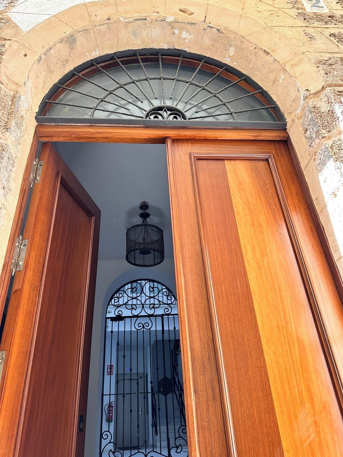 El 2 de Flamenco, Bajo A Apartamento 4