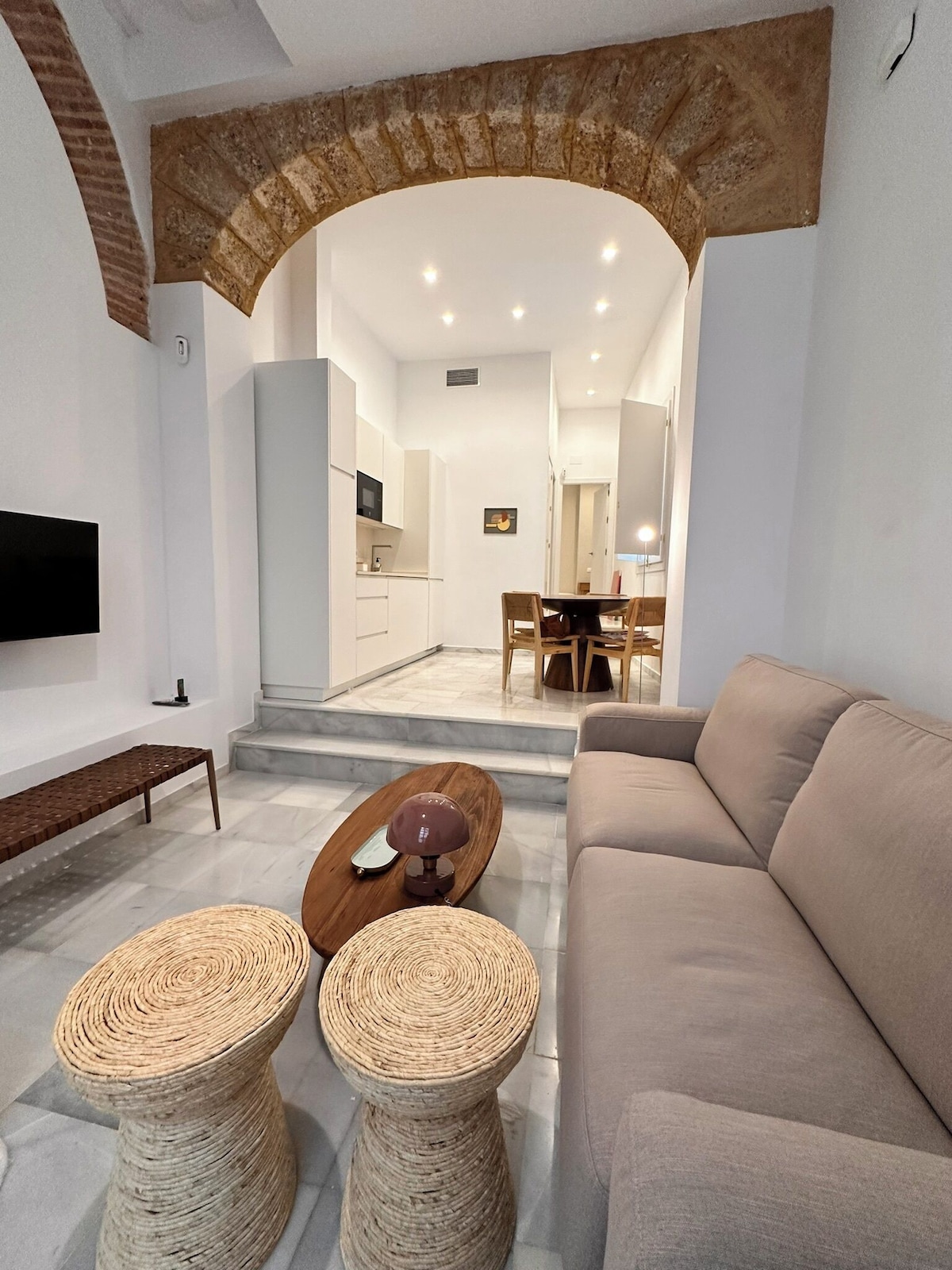 El 2 de Flamenco, Bajo A Apartamento