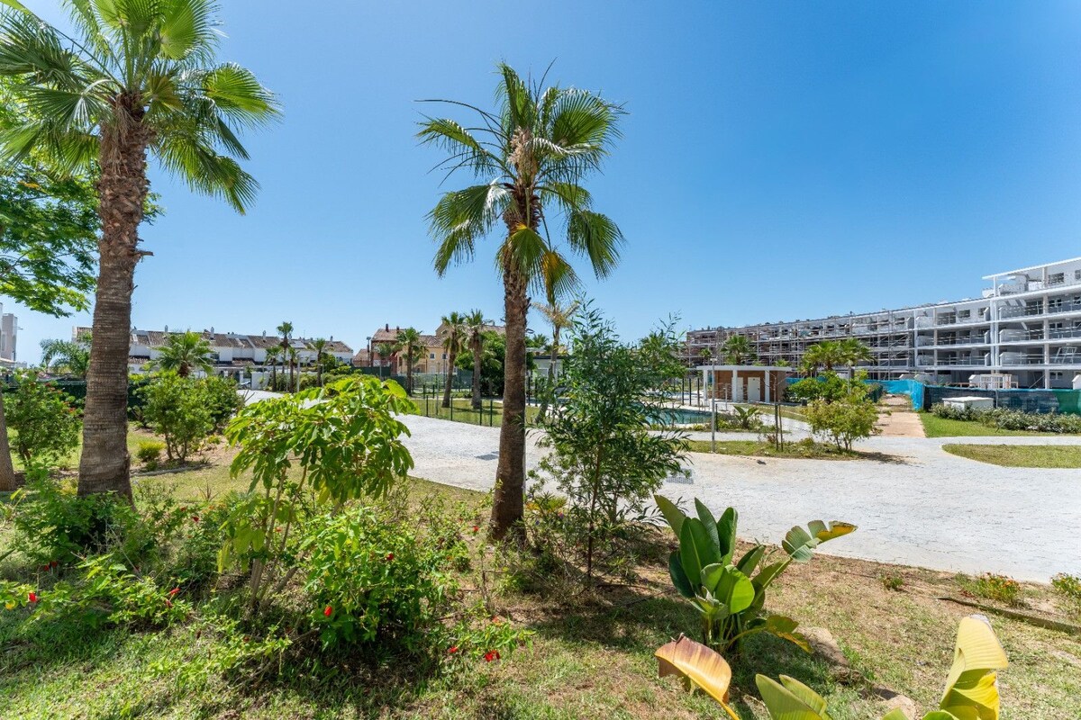 AMPHORA BEACH RESIDENCE 2476 MANILVA 2
