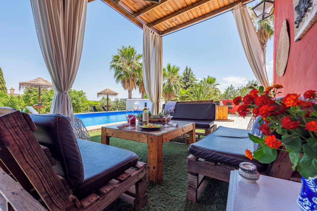 Villa Felisa, en el flamenco pueblo de La Puebla de Cazalla